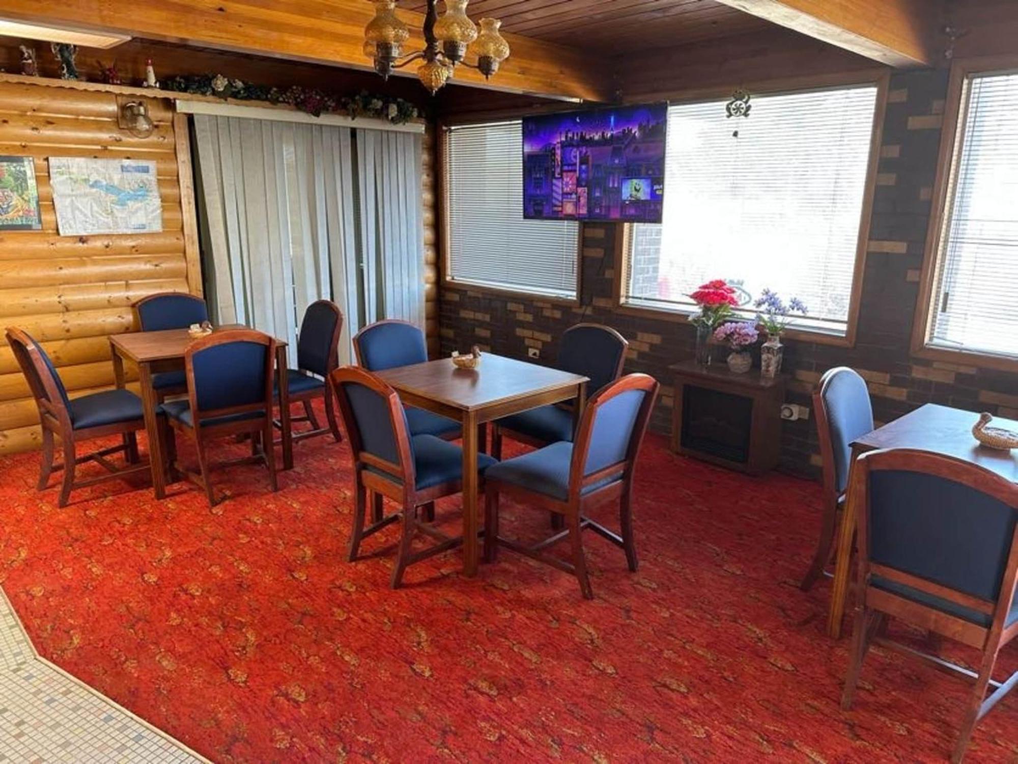 Love Hotels Western Holiday By Oyo At Harlan Lake Ne Alma Exterior foto