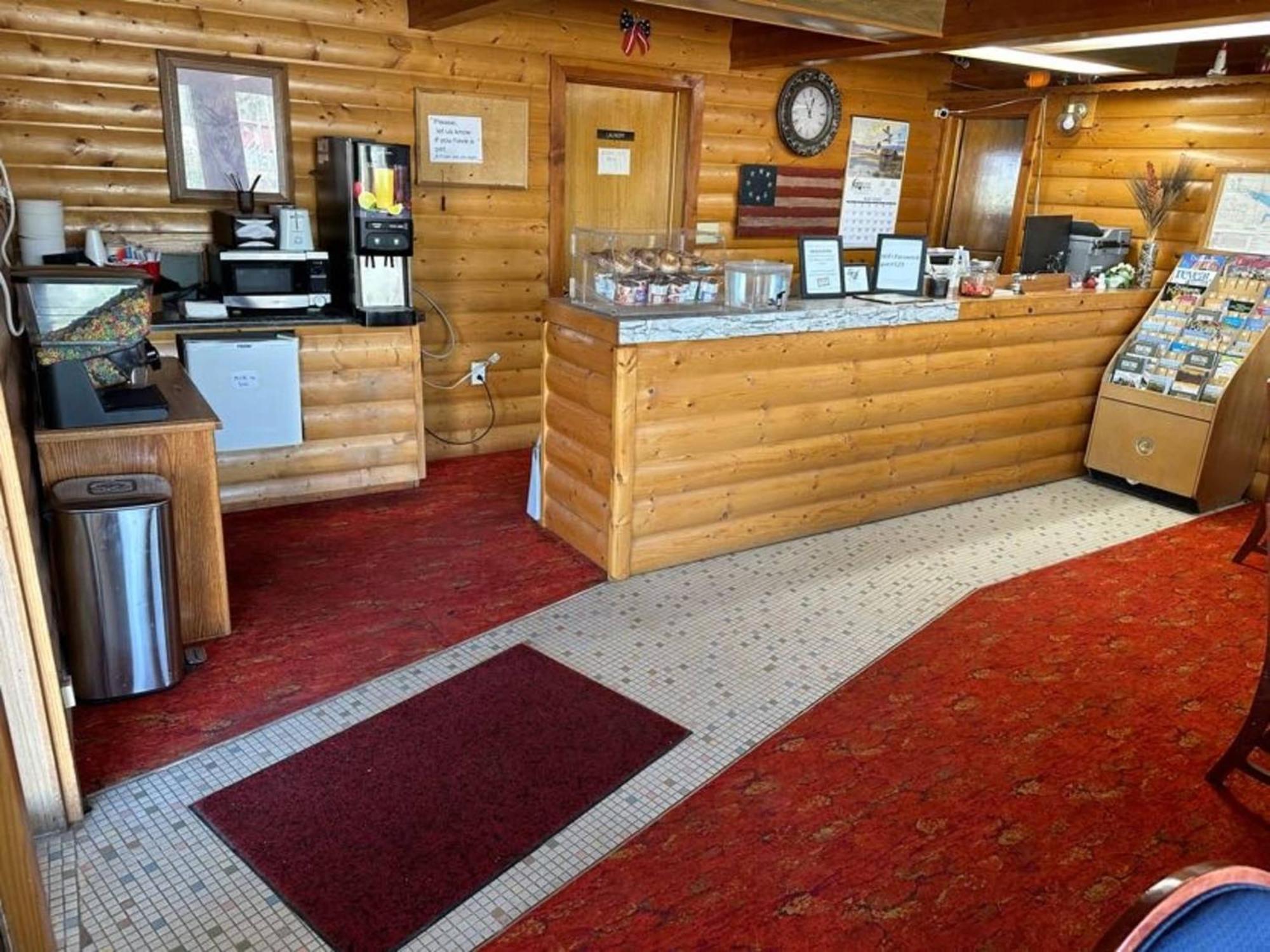 Love Hotels Western Holiday By Oyo At Harlan Lake Ne Alma Exterior foto