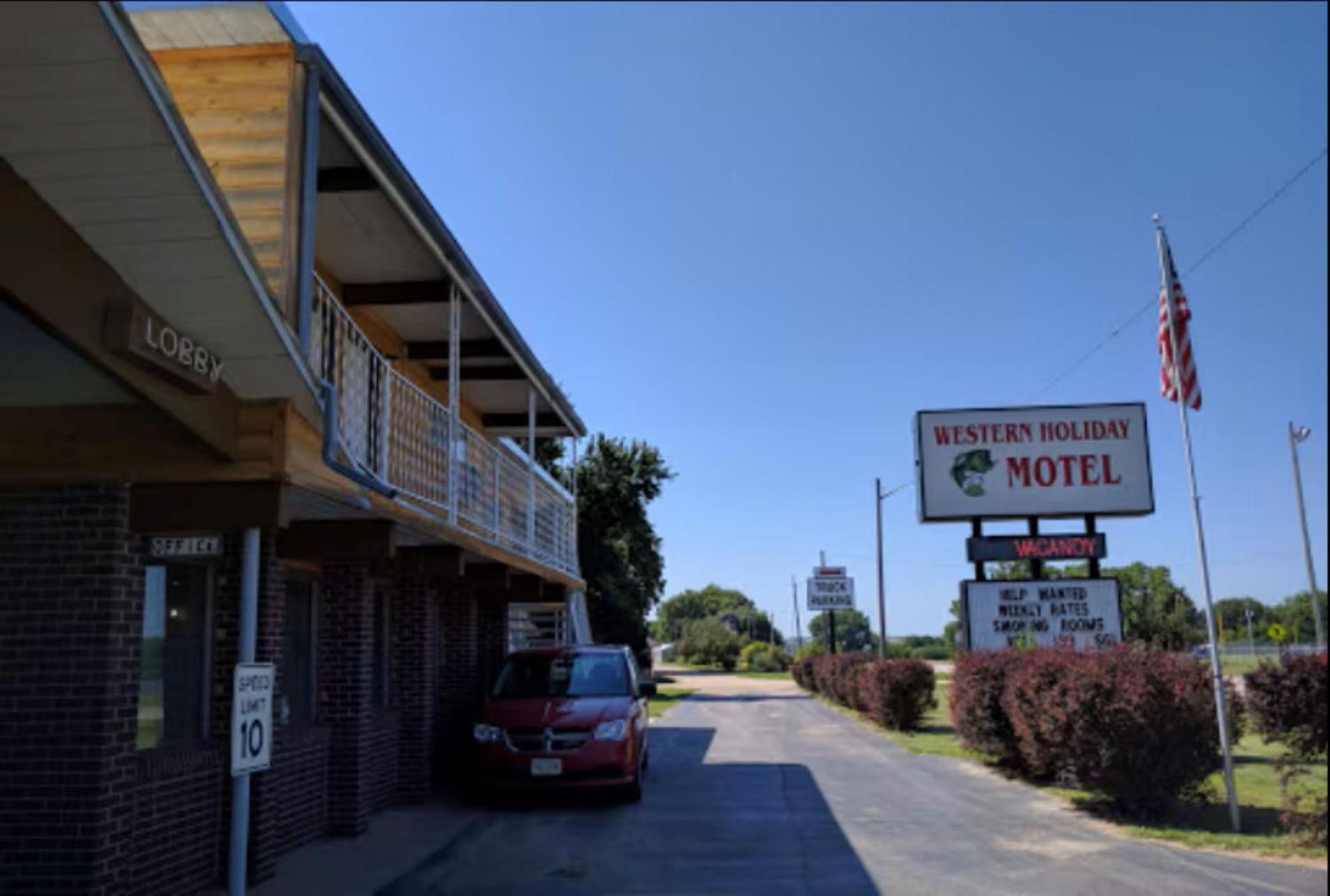 Love Hotels Western Holiday By Oyo At Harlan Lake Ne Alma Exterior foto