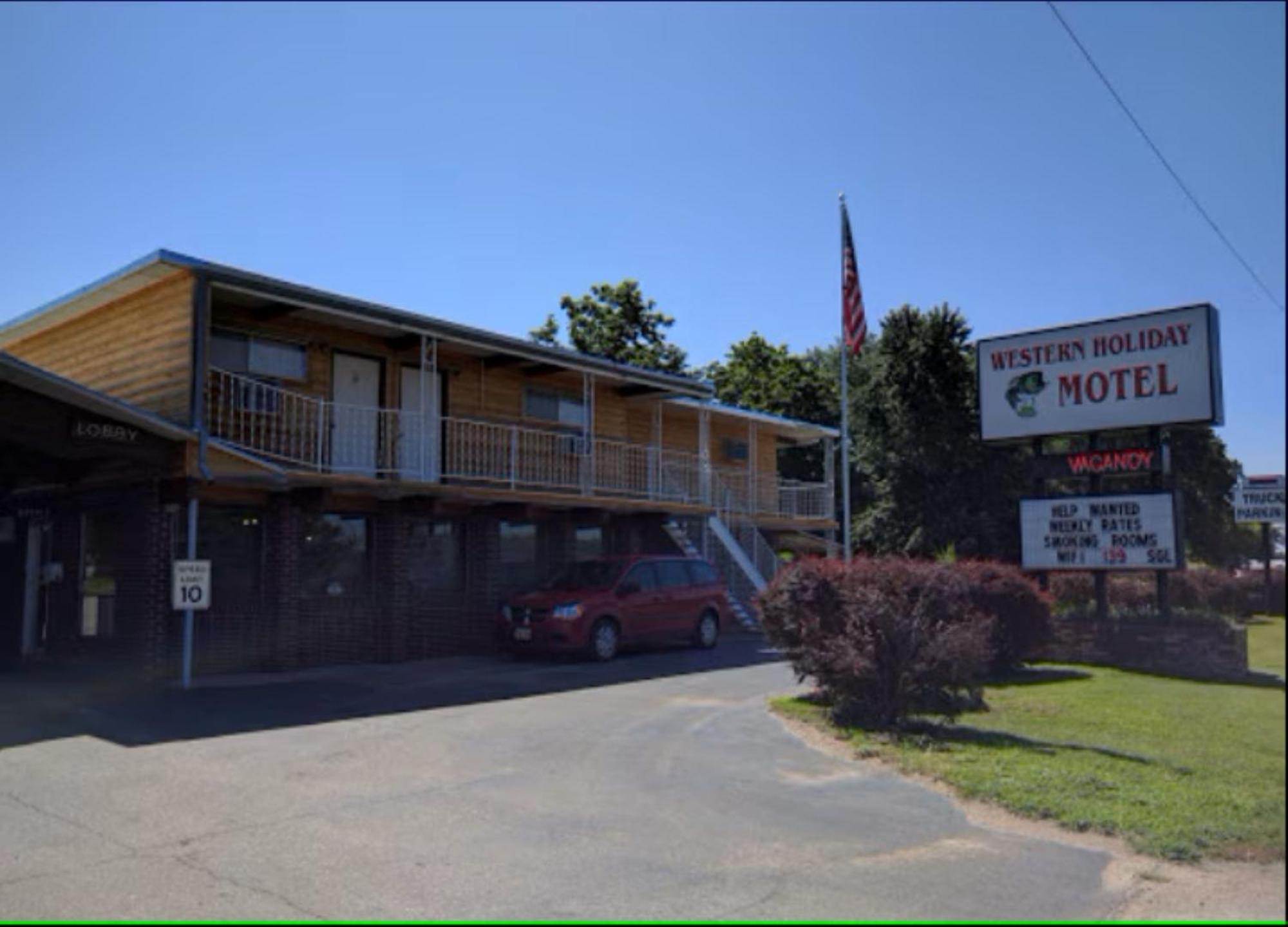 Love Hotels Western Holiday By Oyo At Harlan Lake Ne Alma Exterior foto