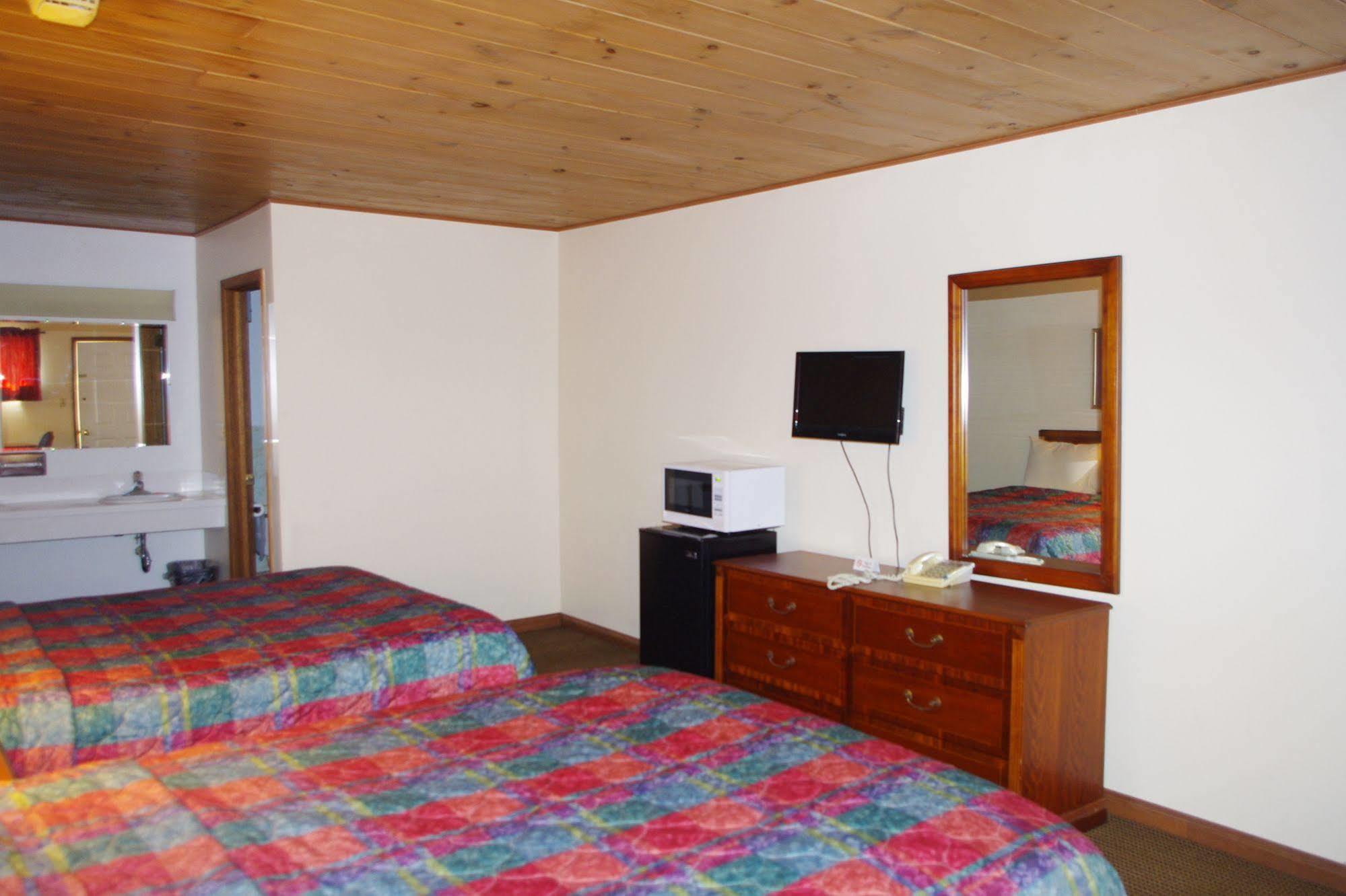 Love Hotels Western Holiday By Oyo At Harlan Lake Ne Alma Exterior foto